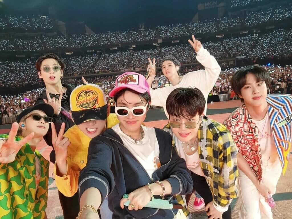 K-pop Merch Customization for Global Buyers