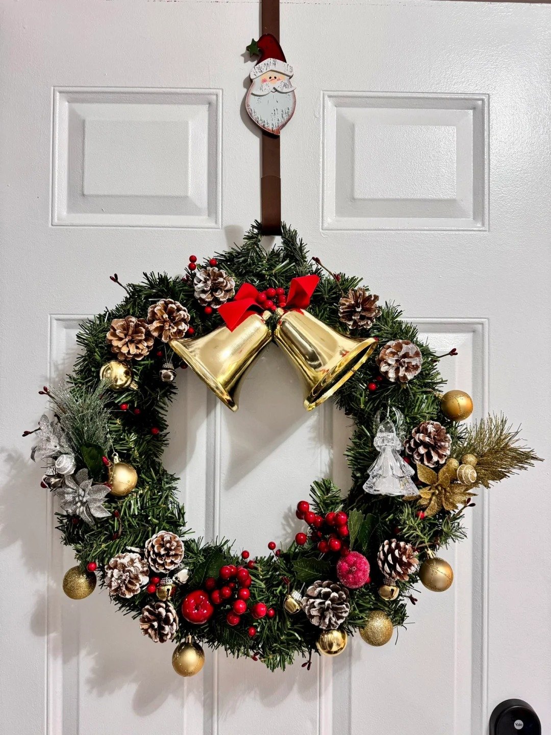 Use the Christmas gifts customized by BOCE to create unforgettable memories for you.