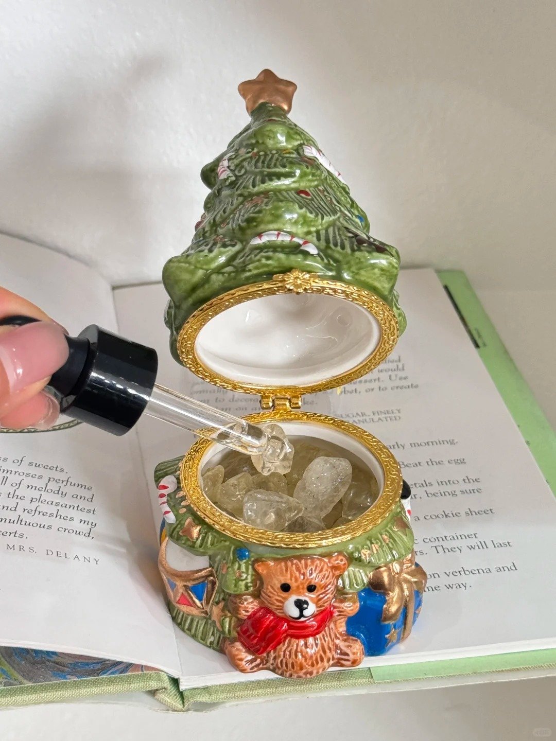 Use the Christmas gifts customized by BOCE to create unforgettable memories for you.